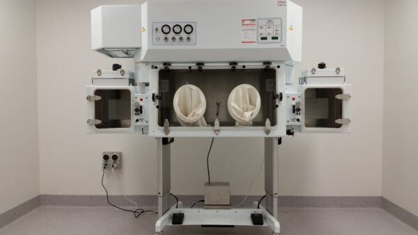 Pharmacy Isolators